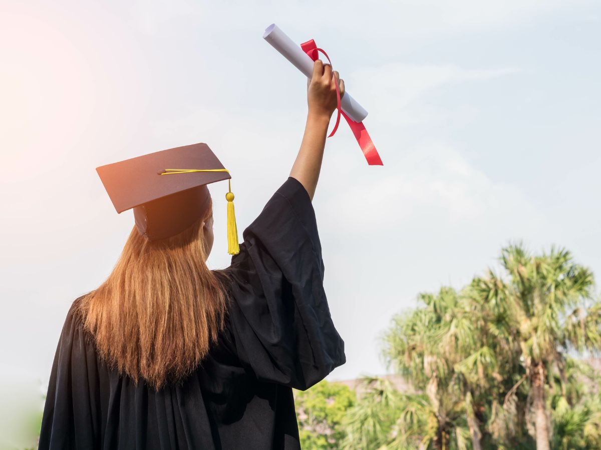 https://www.conmishijos.com/educacion/colegio/26-emotivas-frases-de-graduacion-para-tu-hijo-o-hija/